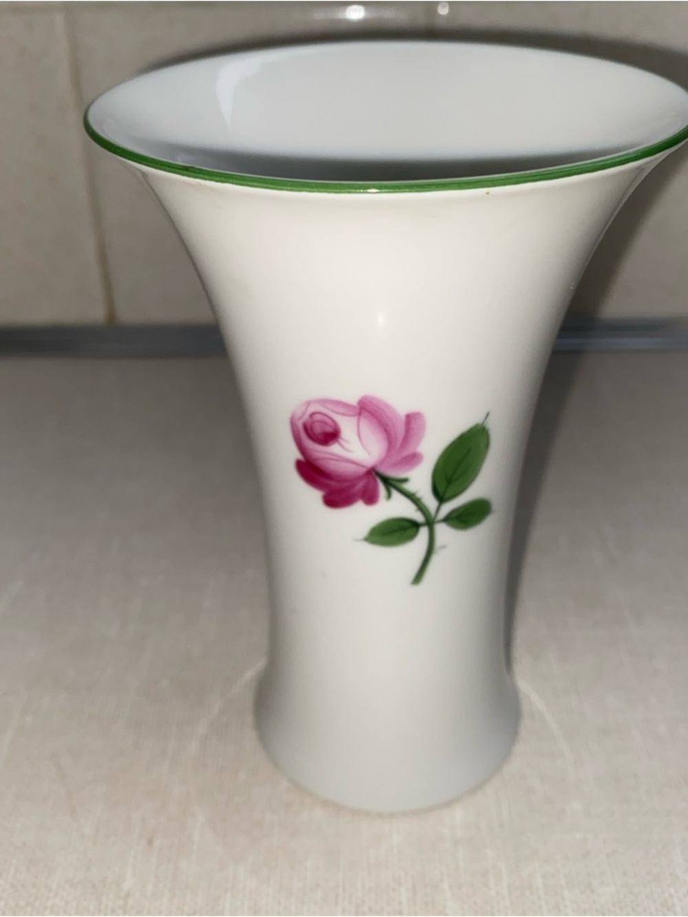 Vintage AUGARTEN WIEN AUSTRIA Floral Rose‎ 5” Porcelain Vase